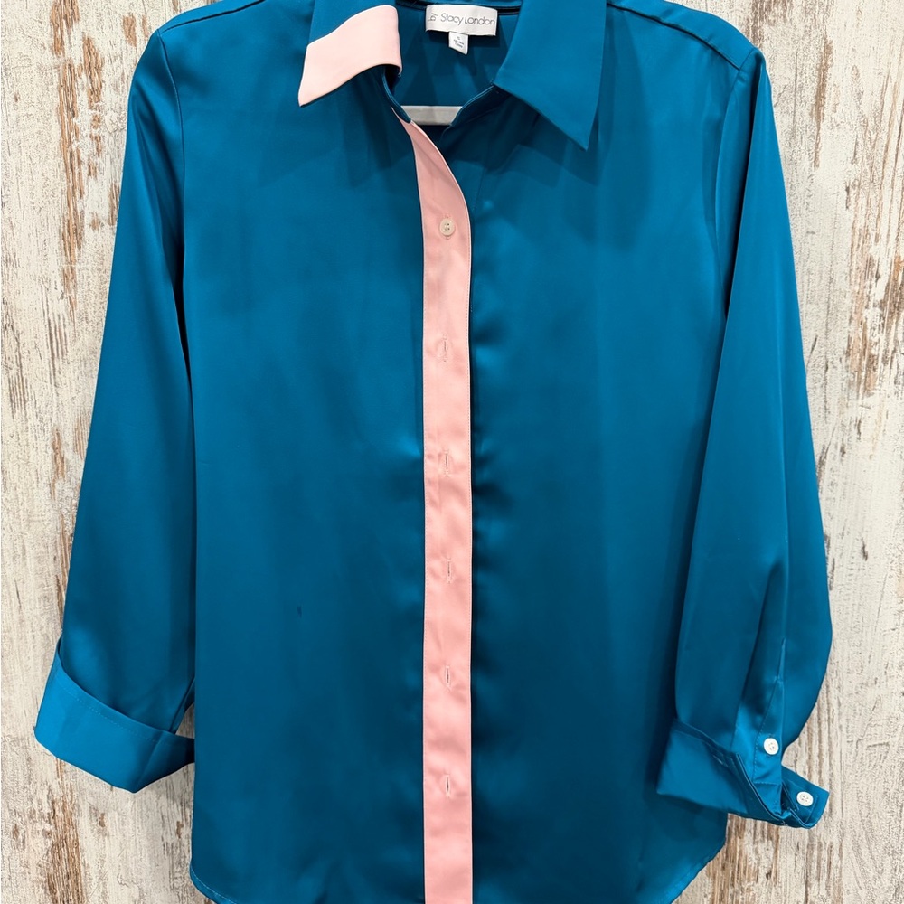 Women's Teal and Pink Button-Up Top